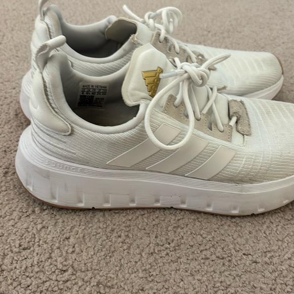 sneakers - Picture 1 of 2